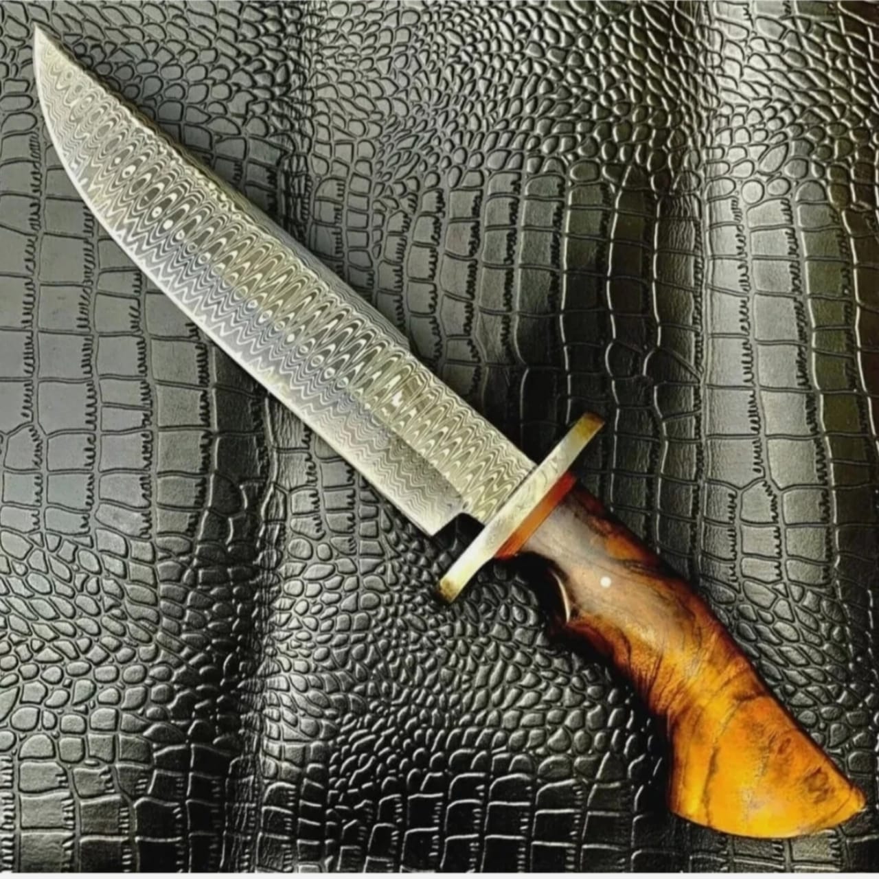 Custom Hand Made Forged Damascus Steel Hunting Knife With Leather Sheath 2
