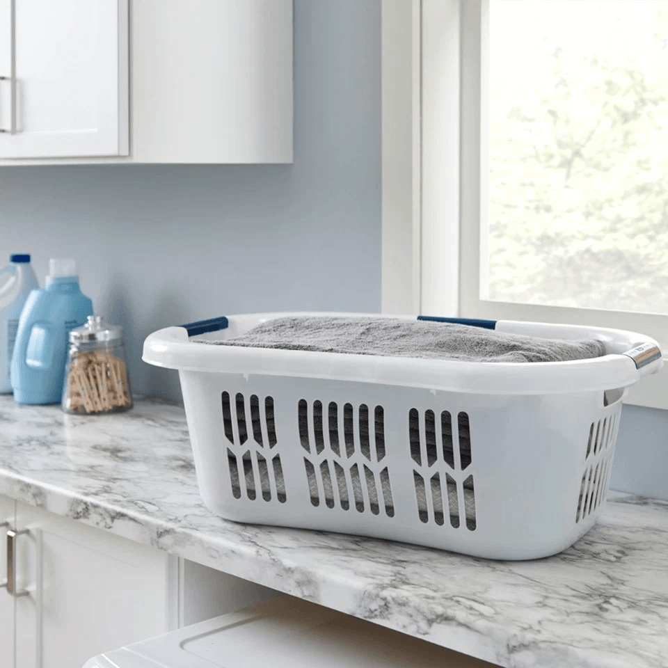 Rubbermaid Bushel Hip Hugger Laundry Basket White Plastic Portable  Comfortable For Home Use 3