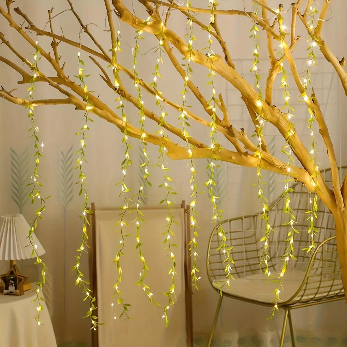 BatteryPowered 2M 20 Light Imitation Leaf Curtain Lamp Decorative Copper Wire String with Wrought