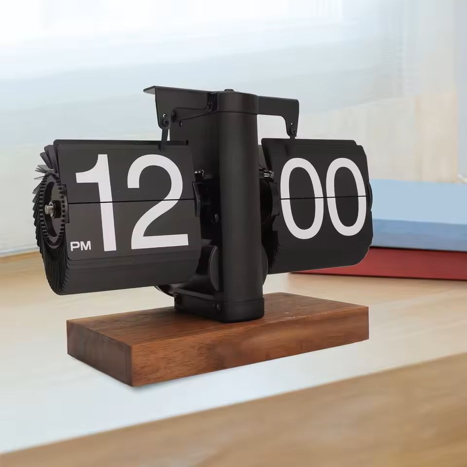 Retro Flip Down Clock – Vintage Mechanical Timepiece for Stylish Spaces