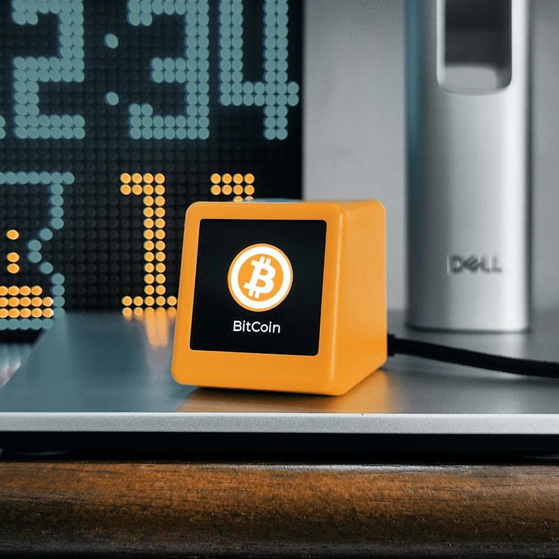 GeekMagic PRO Cryptocurrency Stock Price Tracker, Real-Time Bitcoin, ETH, DOGE Ticker and Weather Clock Desktop Gadget