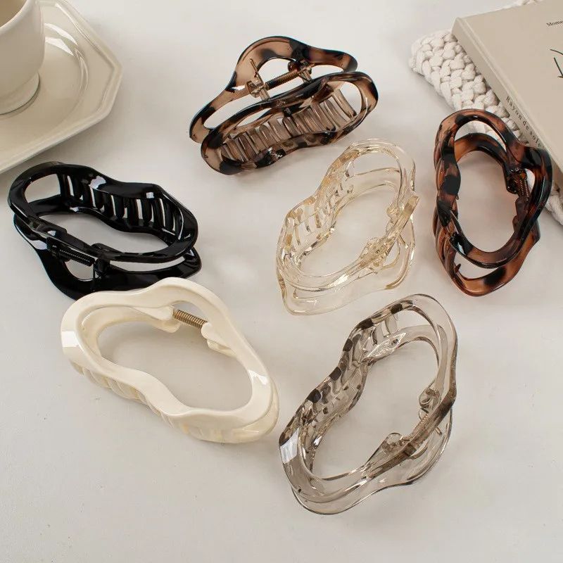 Irregular Hollow Out Hair Claws Clips For Women Girls Large Tortoiseshell Crab Hair Clamps Barrette 1