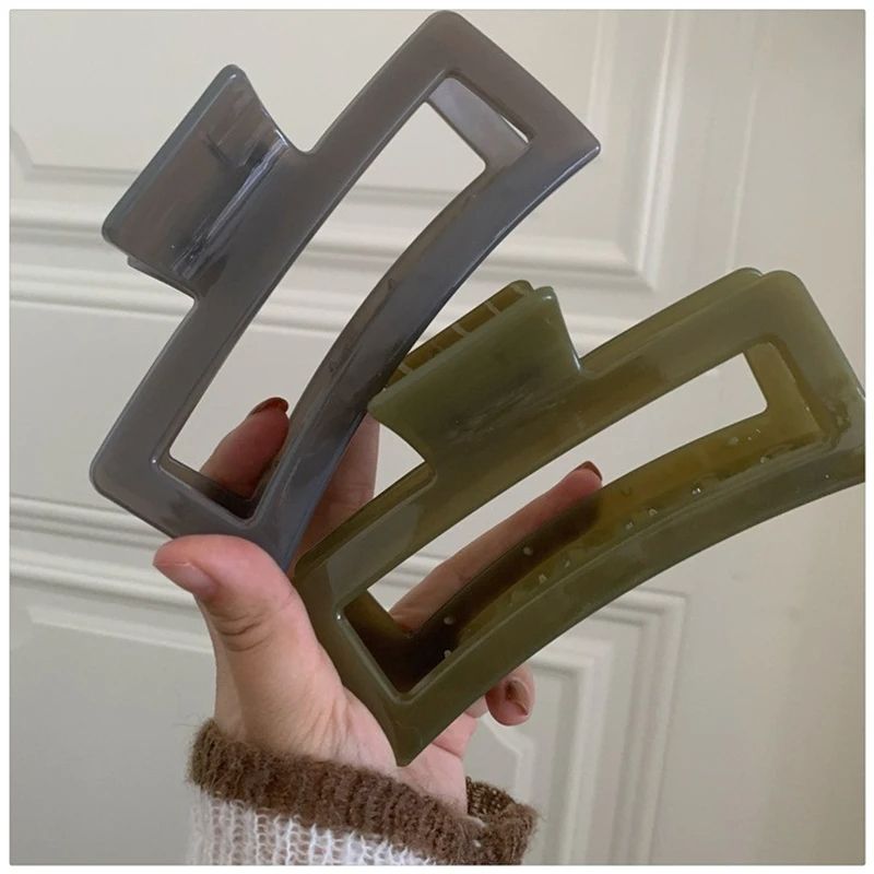 Oversized Girl Hair Clip Simple And Versatile Large Hair Accessory Strong Hold Hair Claw For Thick  4