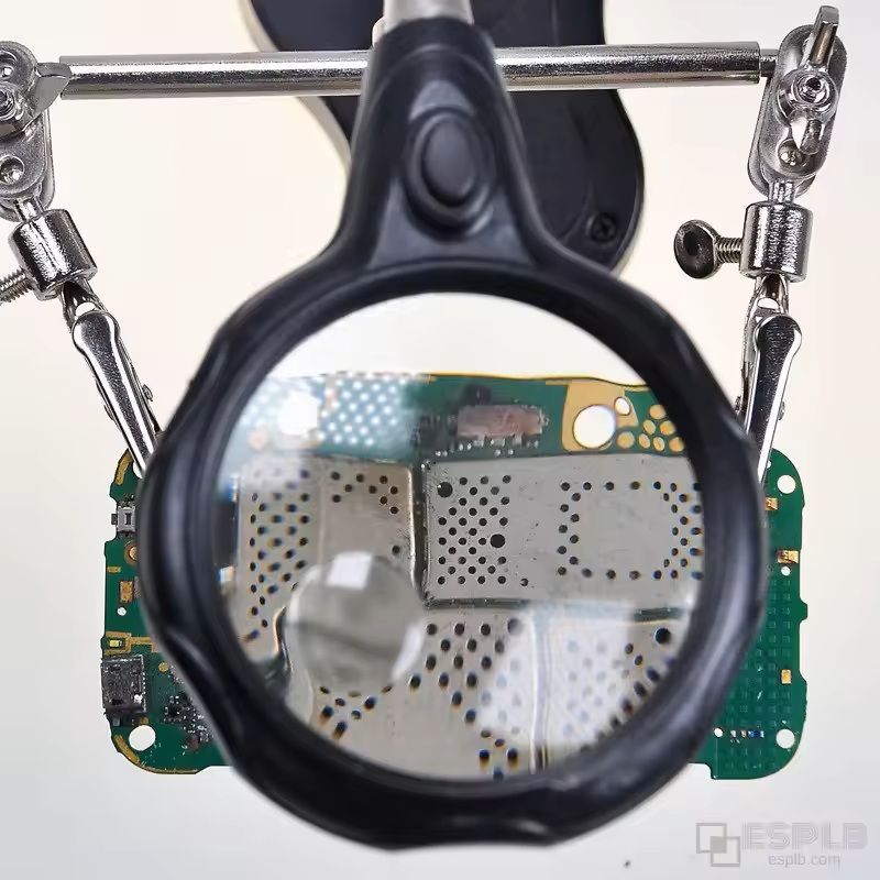 Helping Hands Soldering Station With Magnifying Glass And LED Light 1