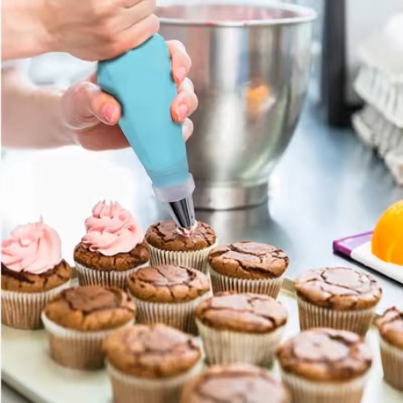Silicone Piping Bags And Tips Set For Cake Decorating 1