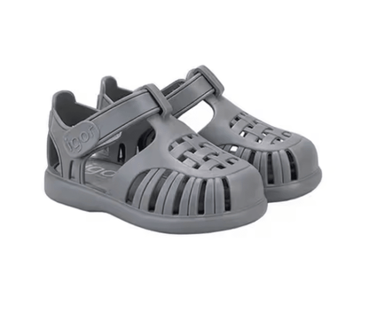Classic Kids Roman Sandals  Durable SolidColor Casual Beach Shoes For Boys  Girls 3