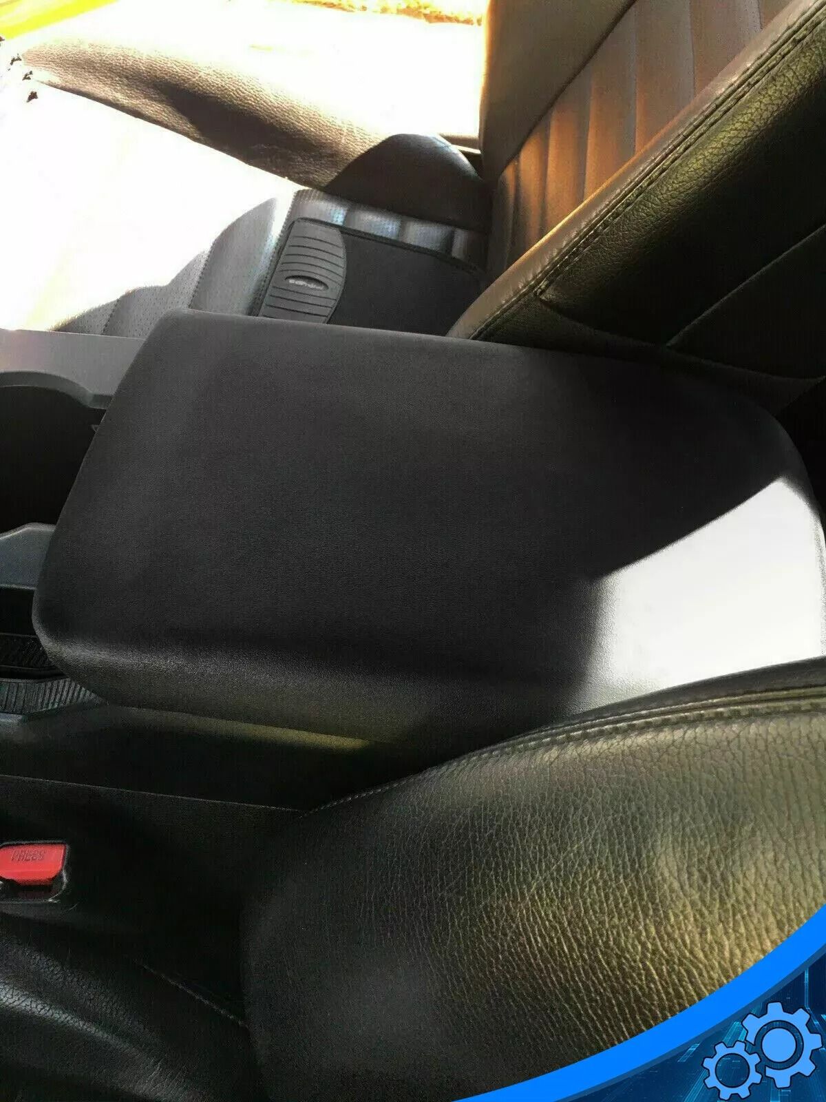 20052009 Ford Mustang Black Center Console Armrest Lid Cover  OEM 5R3Z6306024AAC  Perfect Fit Repla 2