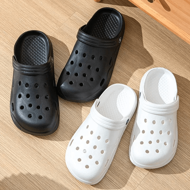 Mens Lightweight Closed Toe Sandals with Soft Sole and Non Slip Grip for Summer and Garden Wear