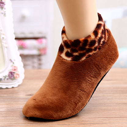 Warm and safe indoor socks for gifting occasions